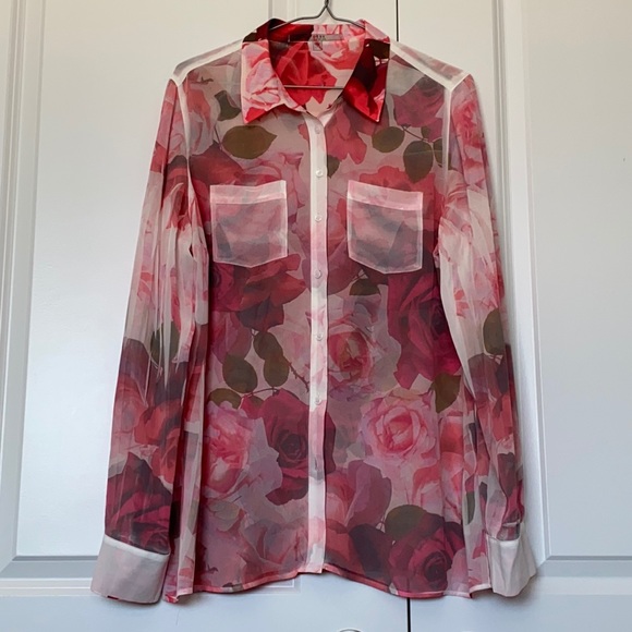 3 for $20 💜 GUESS Blouse - Picture 2 of 4